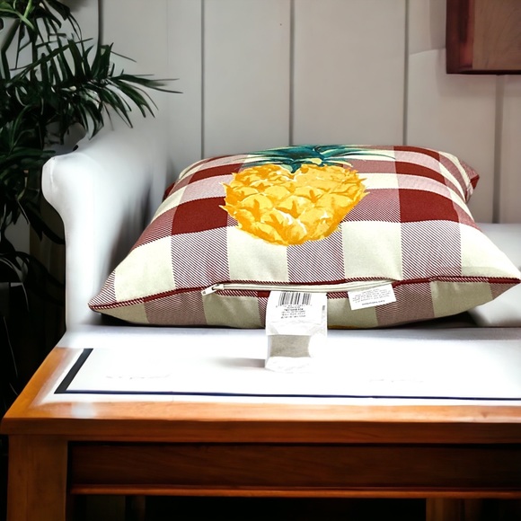 🆕 2 Hampton Bay Square Pillows Set ~ Pineapple Print ~ Indoor/Outdoor ~ Home - Picture 9 of 17
